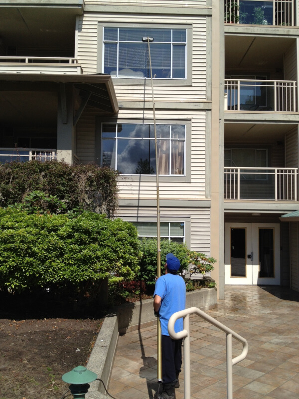 Tucker pole window washing